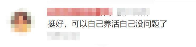 广西 11 岁小孩哥汽修工龄 4 年：基操娴熟！

广西玉林一名 11 岁男孩小