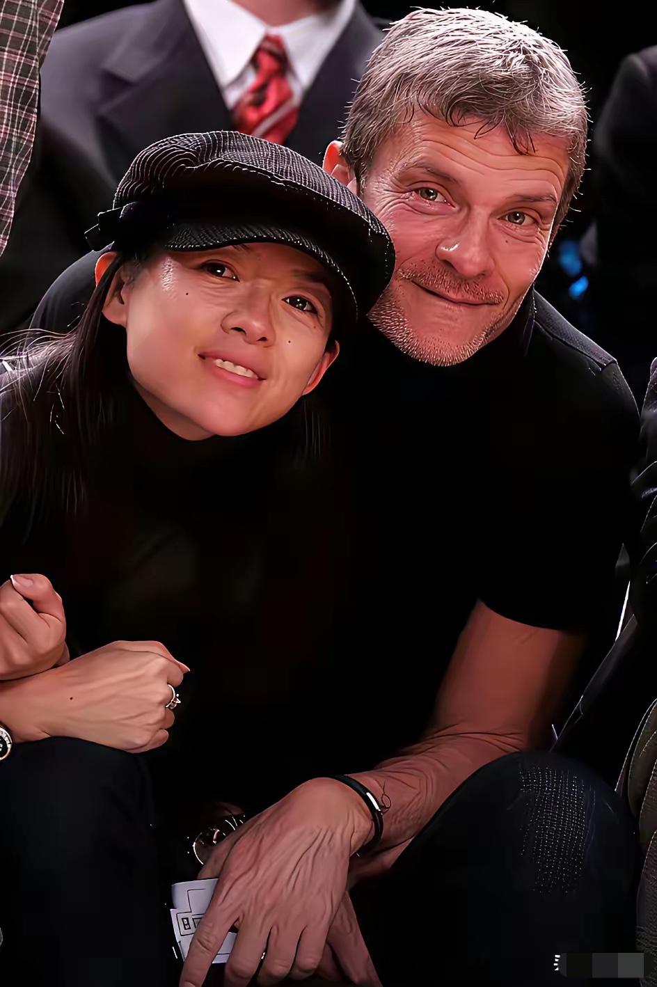 章子怡我认识，旁边男士是谁？