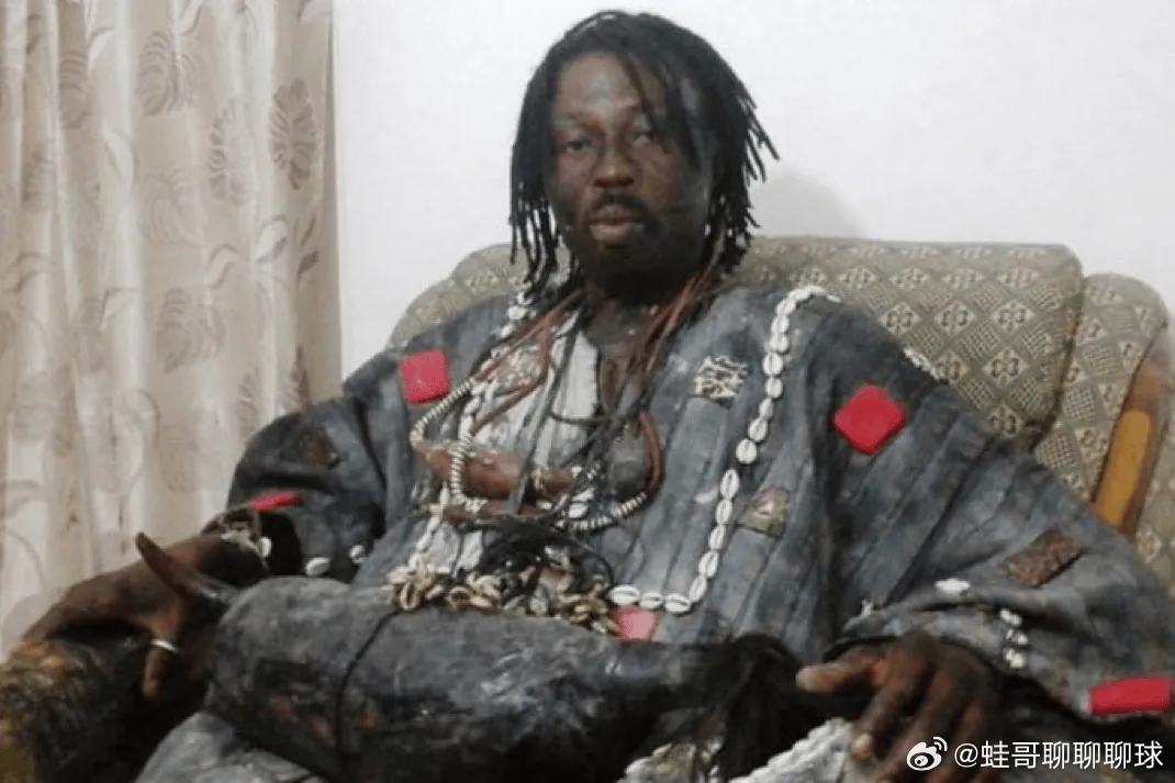 加纳巫师：我在灵界看得很清楚，这届世界杯属于C罗和葡萄牙加纳巫师邦萨姆近日在加纳