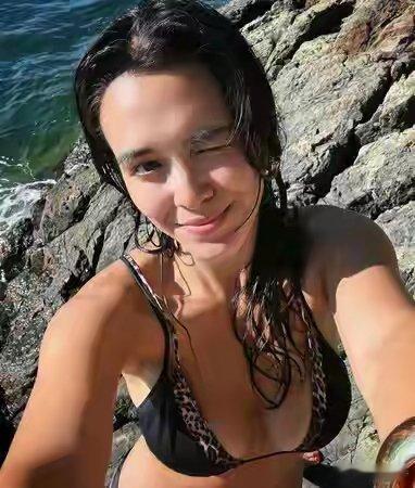 钟丽缇大女儿晒比基尼照钟丽缇大女儿泳装照钟丽缇三个女儿，真的颜值一个比一个漂亮，