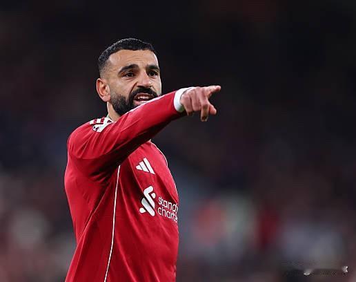 利物浦更衣室肯定崩了。就拿萨拉赫为例，早几年年踢球还有水平的时候，若塔迪亚斯努涅