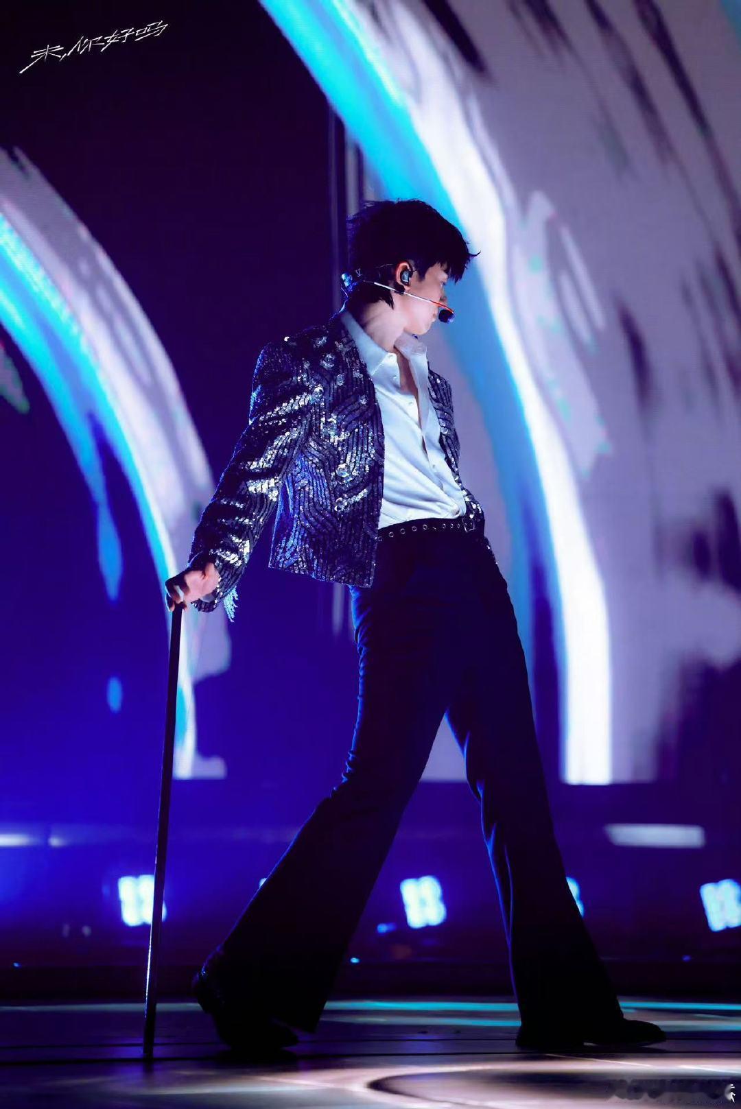 就这样和张杰擦肩而过了人生圆满时刻，和张杰擦肩而过，杰哥真的太有魅力了 