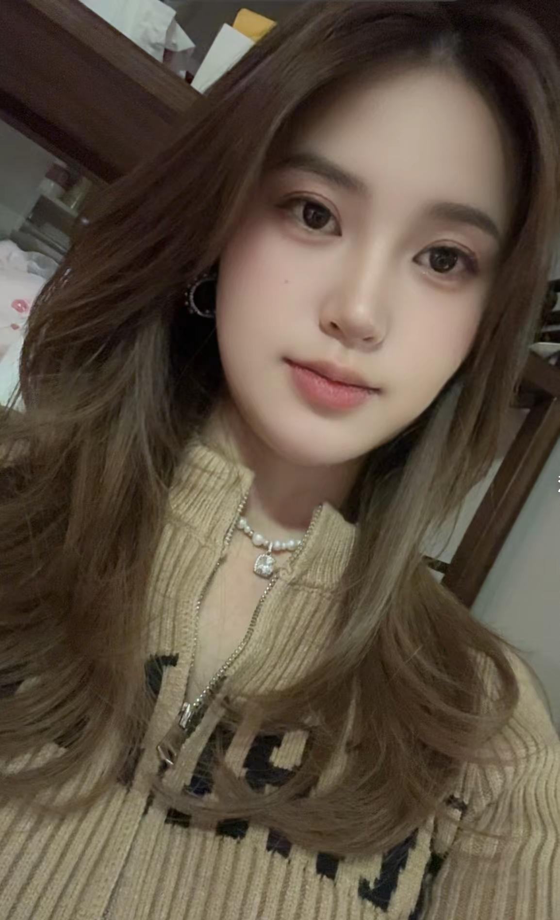 这一生爱上什么人都不为过，放弃什么事都不算错