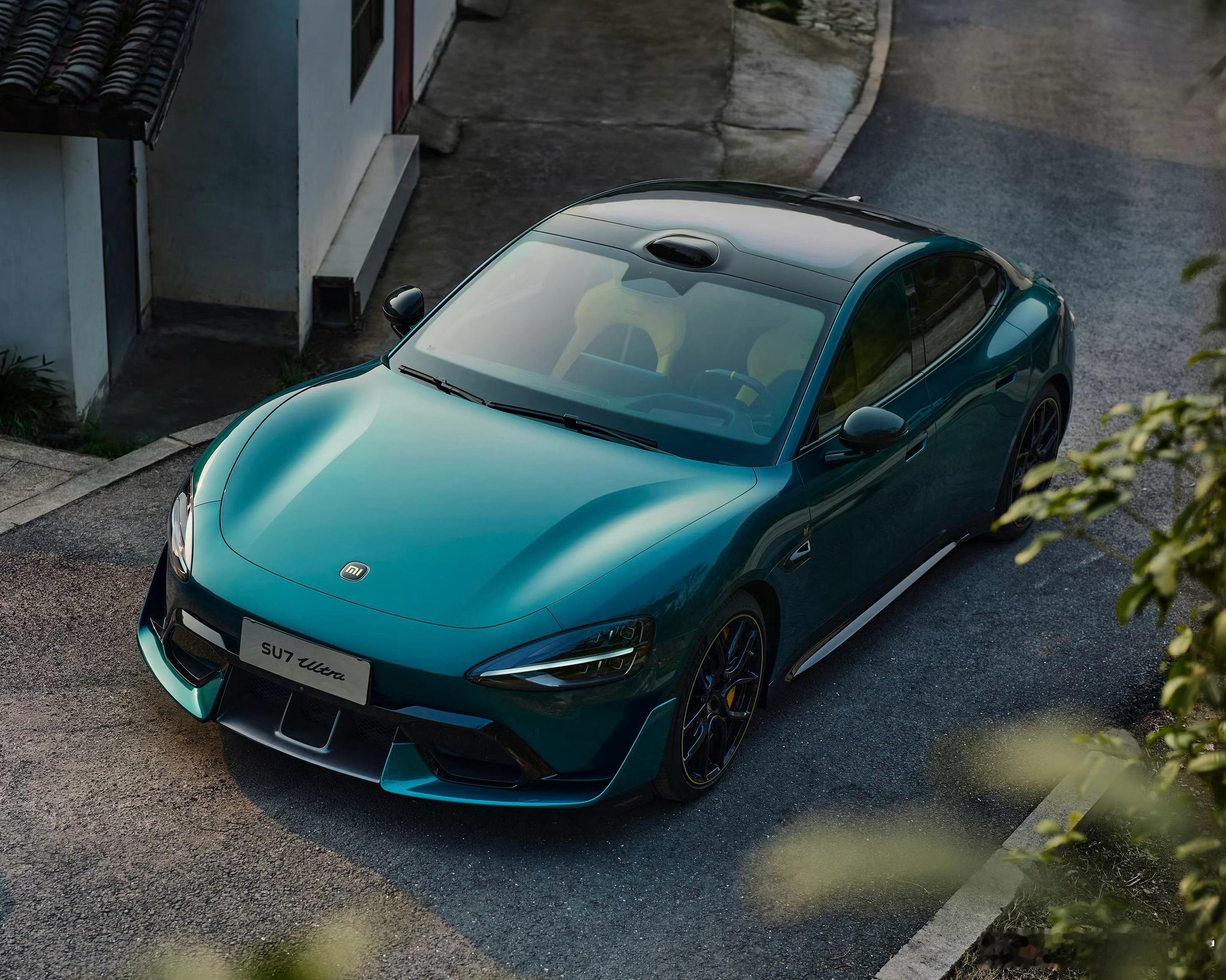 有意思，小米SU7 Ultra选了挖孔机盖的车主可以免费升级空气动力学套件了，简