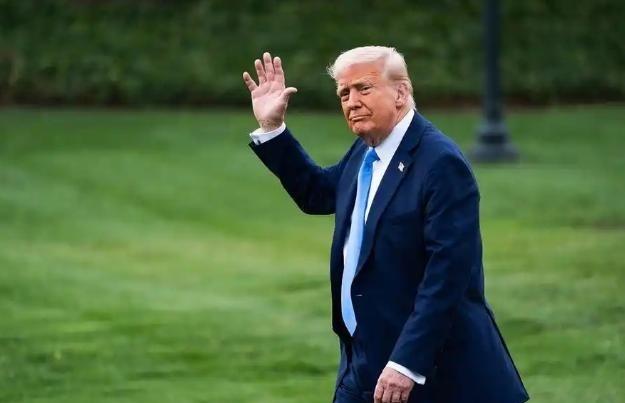 特朗普这届政府，和拜登政府比起来完全不是一个水平。他的团队里，没有一个人在智力、