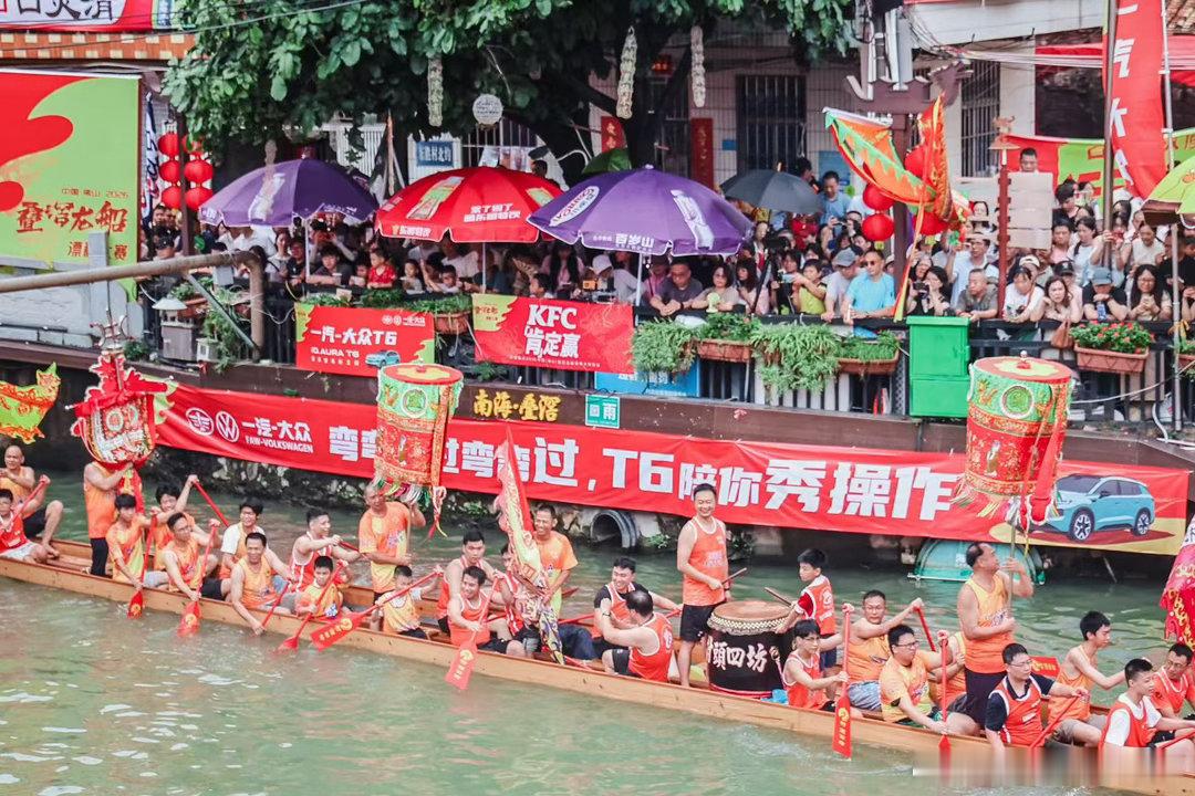 三米宽的河道开出了F1的心跳 藏在岭南村落的竞速名场面，叠滘三米河道上演龙舟极限
