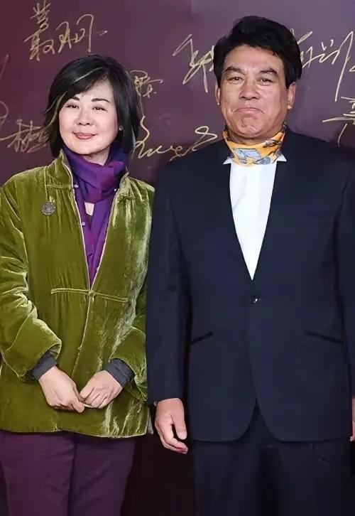 只知道他和陈佩斯演过小品，没想到他还演过电影。这么漂亮的女主角，应该是某个时期的
