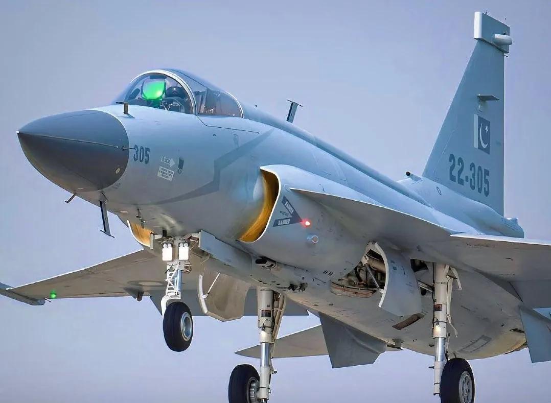 中国战机出口又有好消息，这次是枭龙战机。据外媒报道，伊拉克有意拨款6.64亿美元