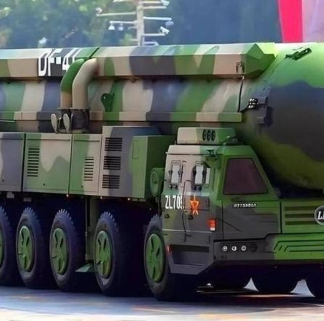 美国敢动中国吗？俄专家说了句大实话：到2030年，能打到美国本土的核弹头超过10