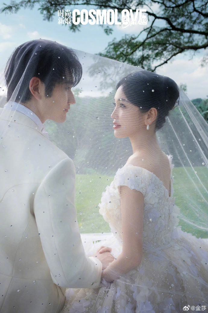 #金莎晒婚纱照##金莎晒18张婚纱照# #孙丞潇拍婚纱照中暑#