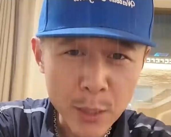 大冰要退出直播了，
即使是很多人喜欢看大冰的直播，
喜欢连麦大冰，听大冰唠嗑。