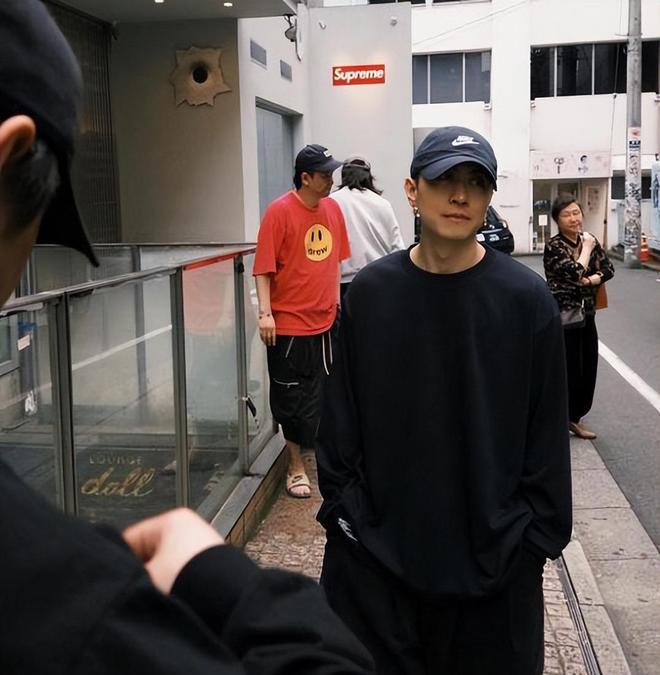 “沪上皇”秦奋庆祝35岁生日，5个定制蛋糕显奢华 ​​​