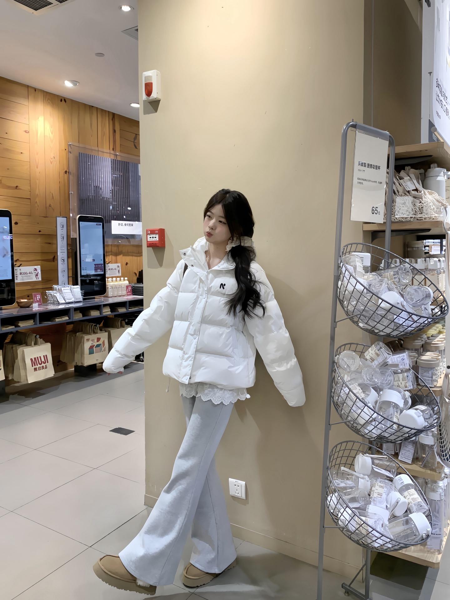 =• ֊ •= 我们肩并肩 幸福在指尖