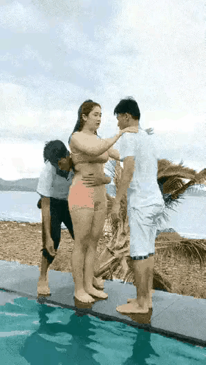 摄影助理这职业看着也挺好的啊，工资待遇不知道如何。