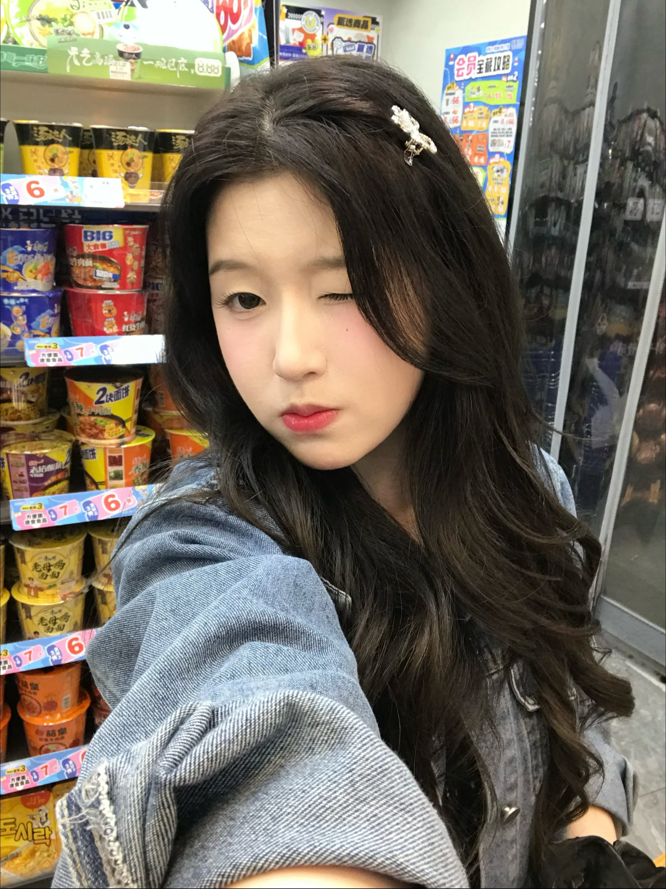 带着新发色去看livehouse了[太开心]（虽然我还没看顺眼[泪奔]） ​​​