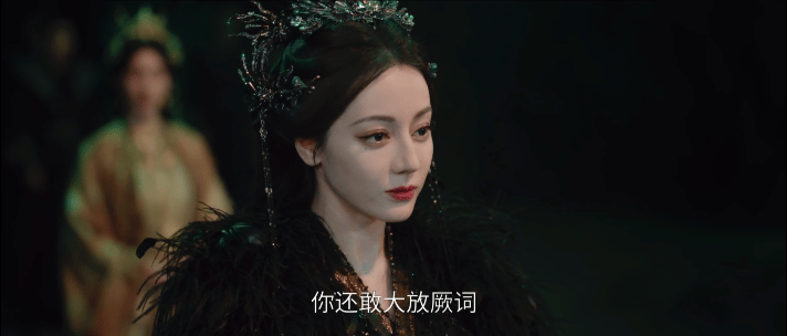 迪丽热巴新剧掌管黑金战袍的神 /迪丽热巴白切黑眼神戏这黑金战袍太适配我们灵主了吧