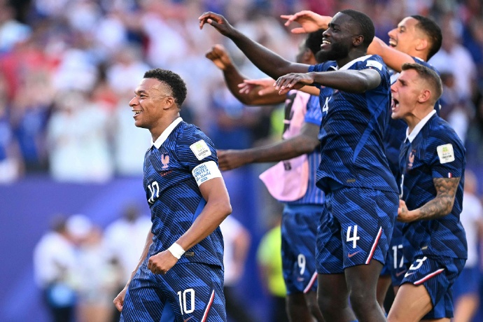 法国连续四届世界杯进八强法国1比0巴拉圭 世界杯1/8决赛，法国队1比0小胜巴拉