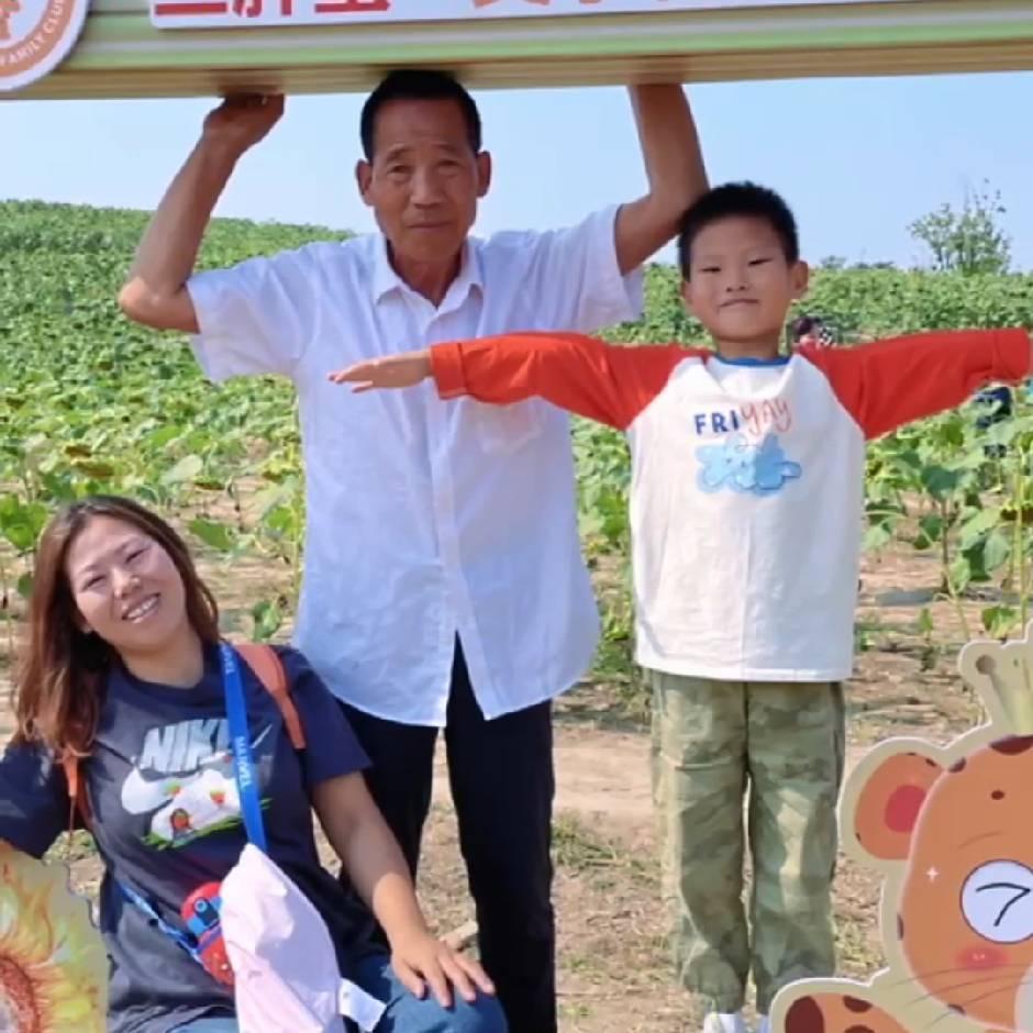 血缘关系里，要说最亲的亲戚还真不好一概而论。从普遍角度，父母肯定是首当其冲。
