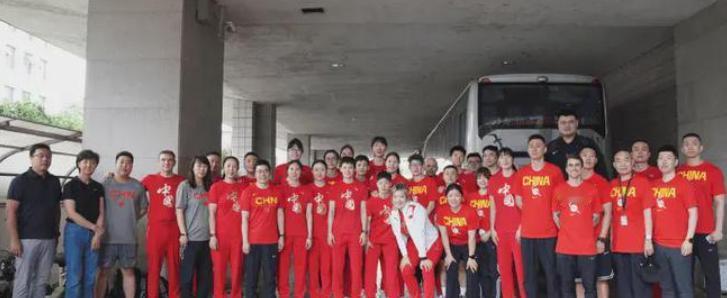 中国女篮启程巴黎！奥运前最后冲刺，热身赛迎战比利时、法国！


今天（7月16日