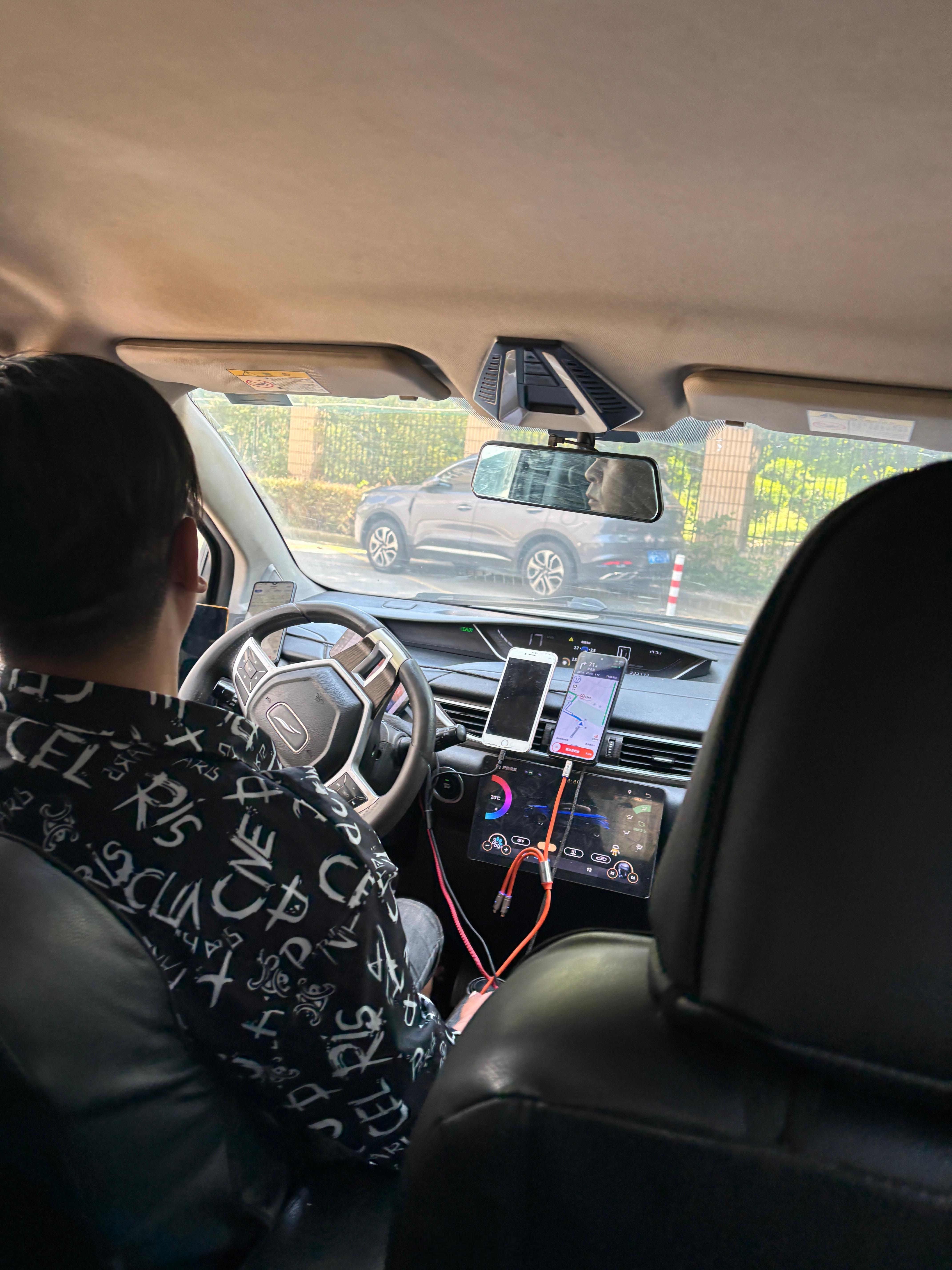 打到一部车请教下这是啥车啊新能源汽车 ​​​