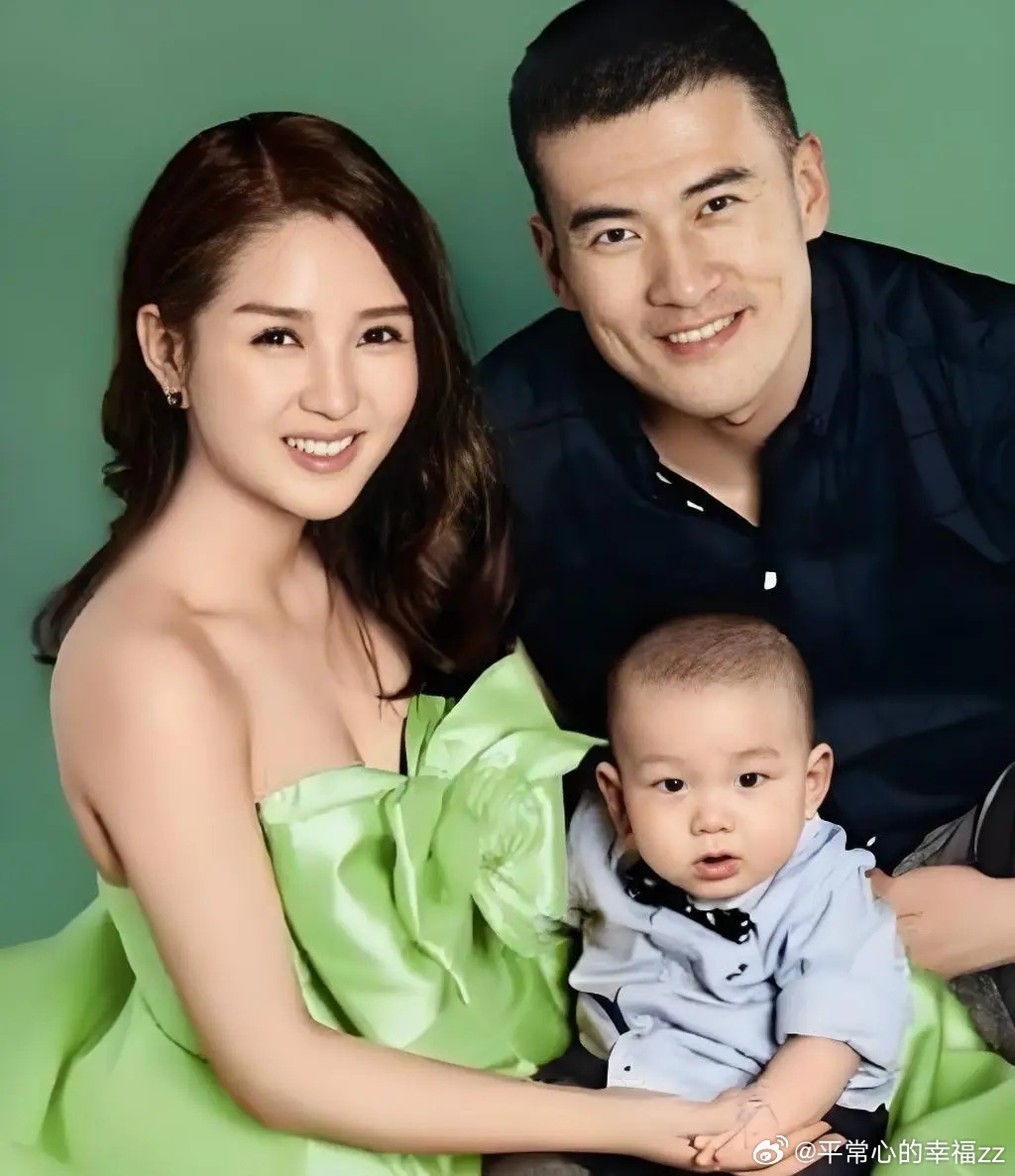 何洁前夫自曝签了离婚保密协议热点观点﻿ 何洁前夫自曝签了离婚保密协议：别再问了，