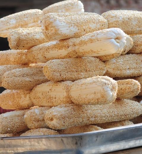 今天北方小年！


年味一下子就浓起来了！按照传统，今天要祭灶神，供奉灶糖、糖瓜