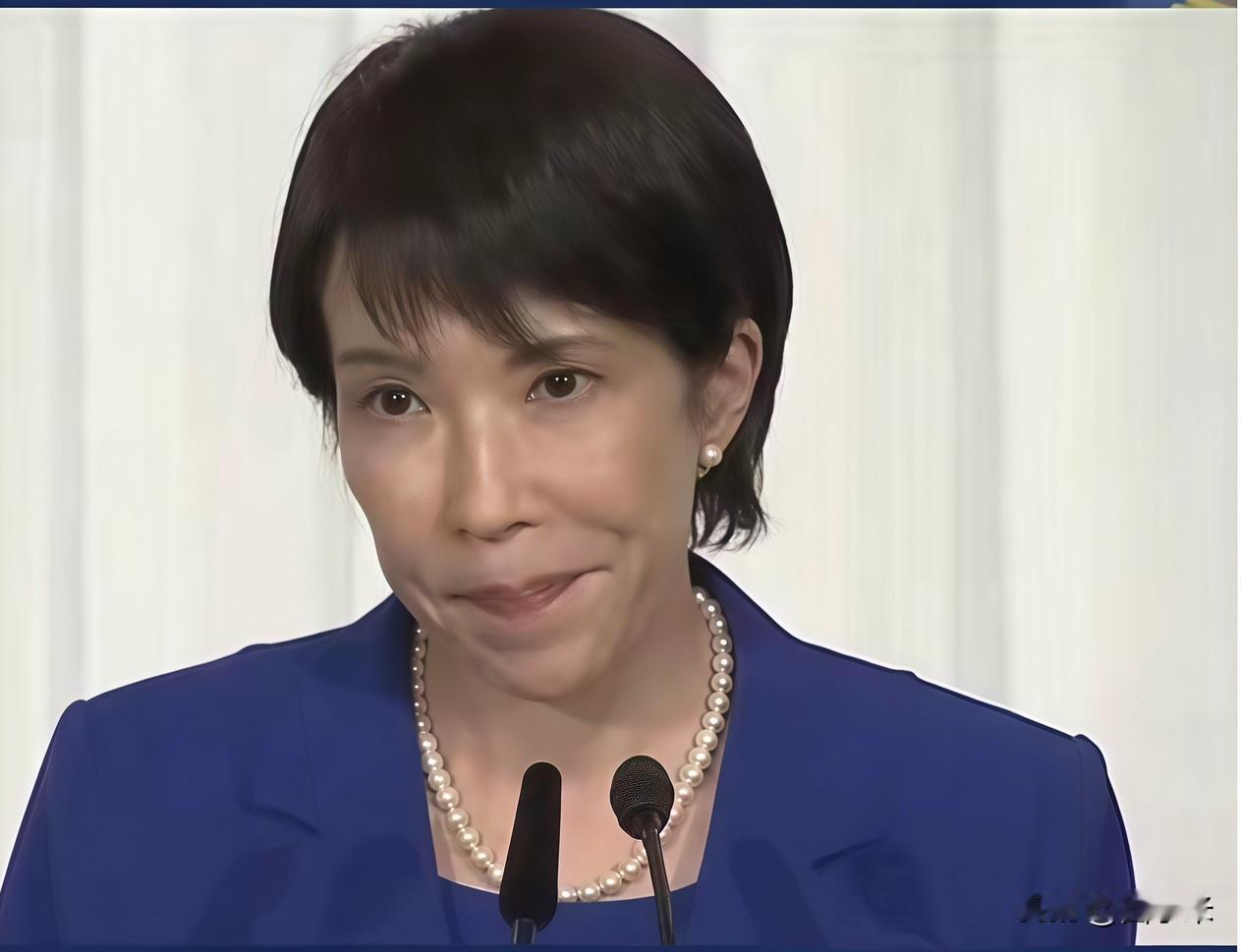 不出意外，

意外果然还是发生了，

谁能想到，

日本国会大楼大厅内的震撼一幕