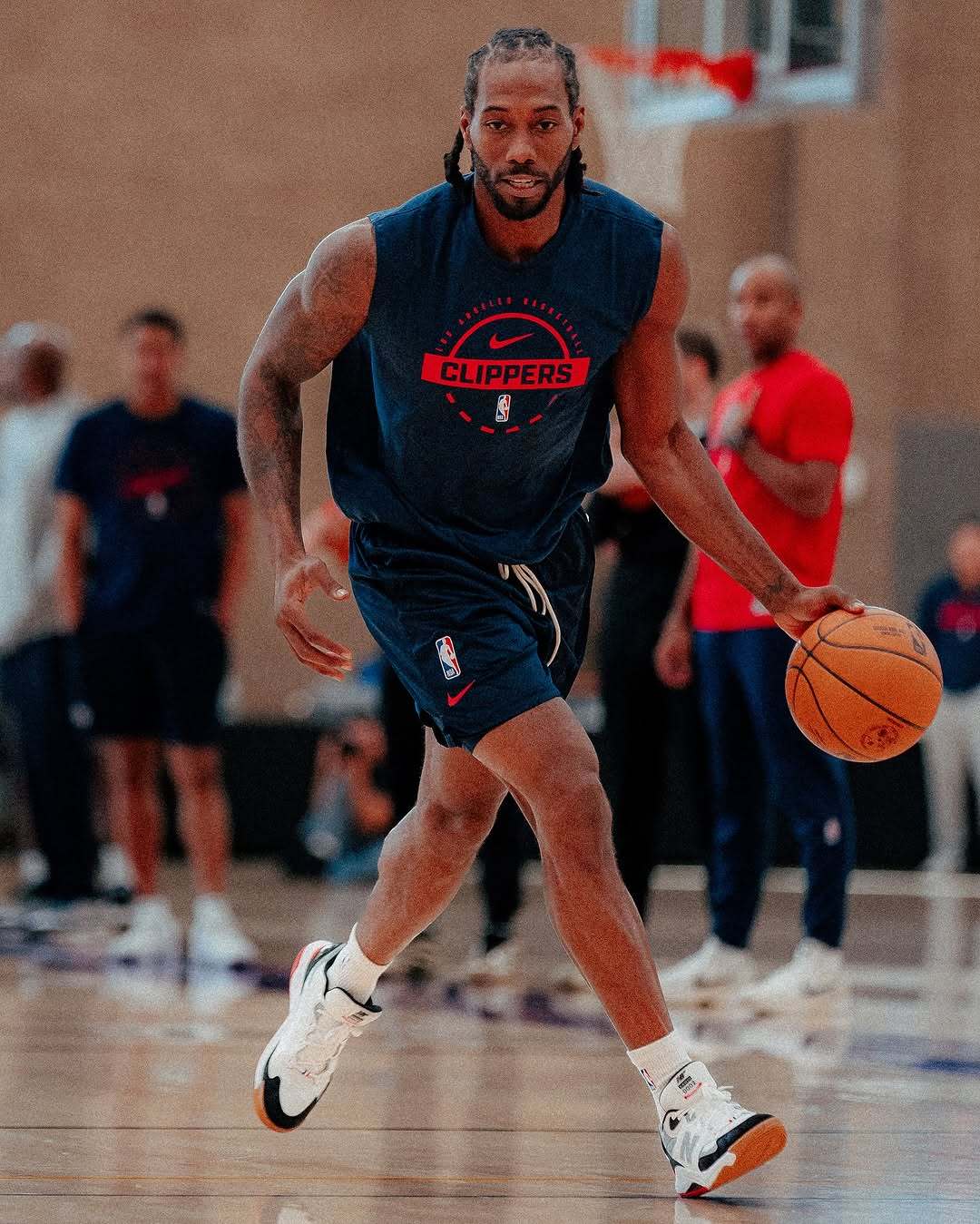 十点半，快船季前赛！📺：717o.cc（复制到浏览器打开） 伦纳德[超话] ​