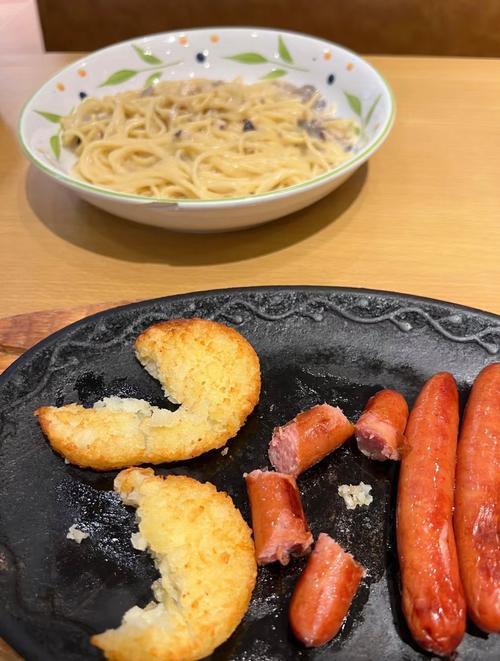 预制菜之王萨莉亚为啥没人骂原因自己心里没数吗？[允悲][允悲]因为萨莉亚便宜呀，