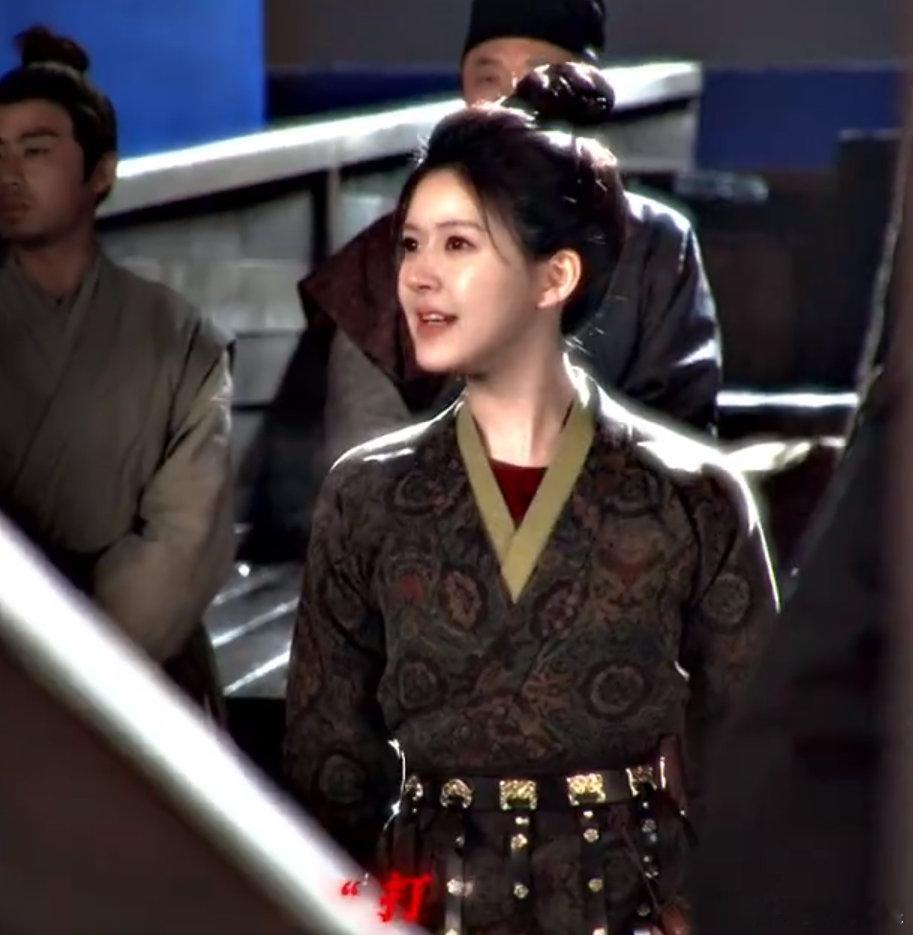 #赵露思喊打#《珠帘玉幕》赵露思演的太好了，眼泪和话音“打”一起落下了，情绪和声