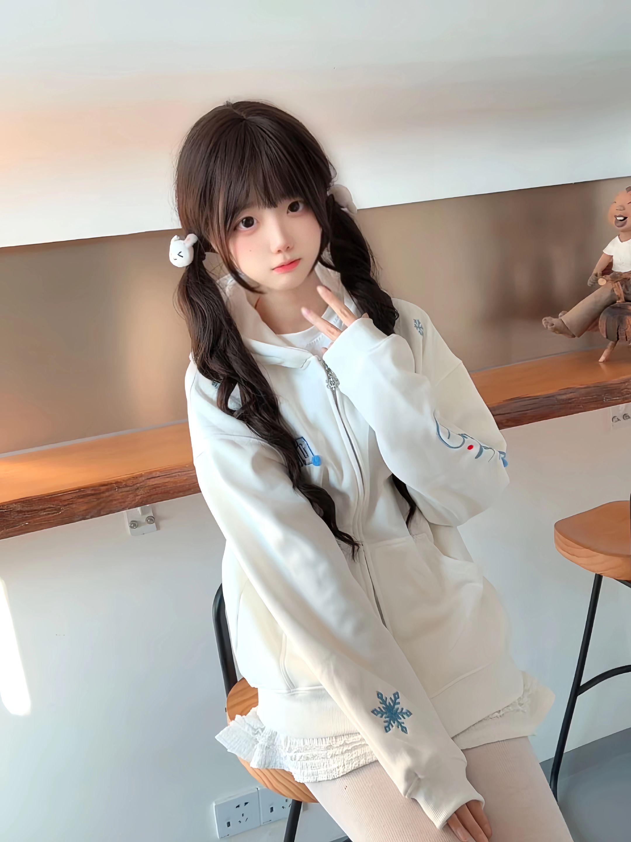 你昨晚在路边见到的那只小猫是我 我做小猫的时候不能讲话