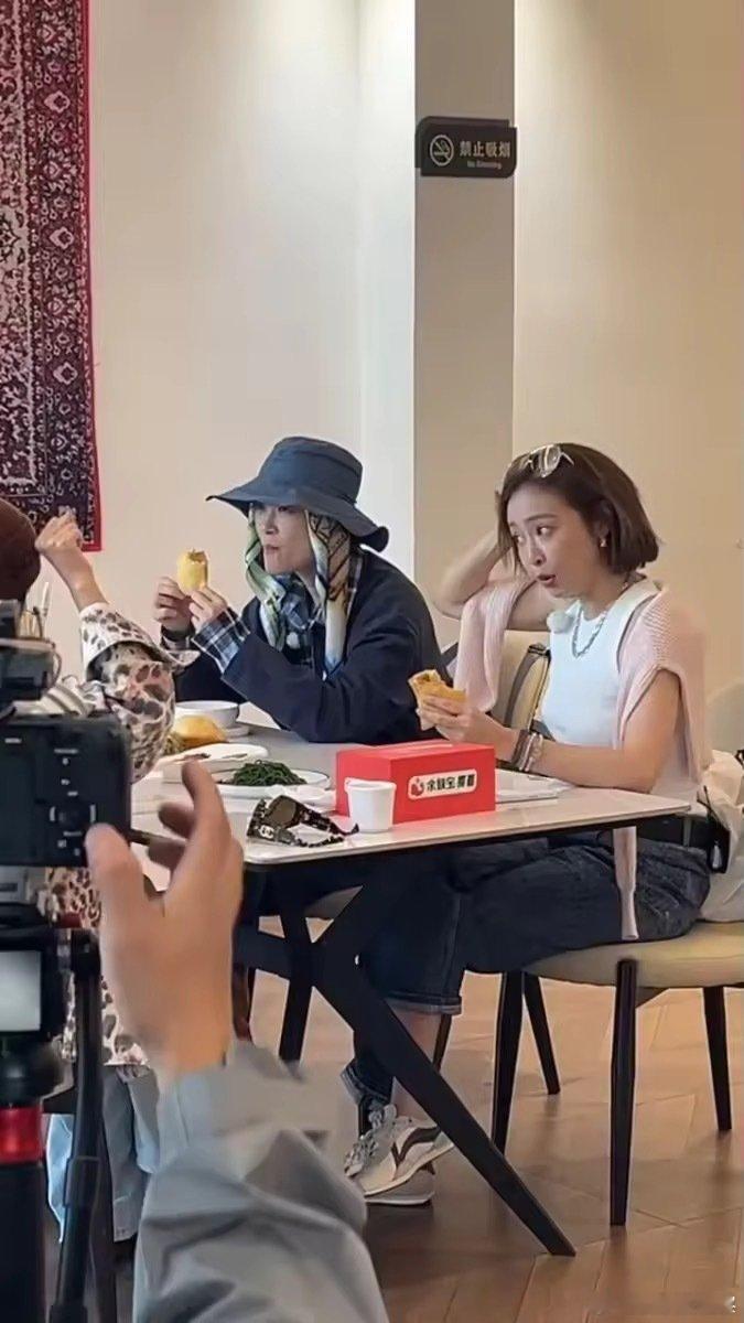 李宇春说高叶是刚认识的新朋友向野的我们奔赴旷野遇见新伙伴，李宇春和高叶结缘于向野