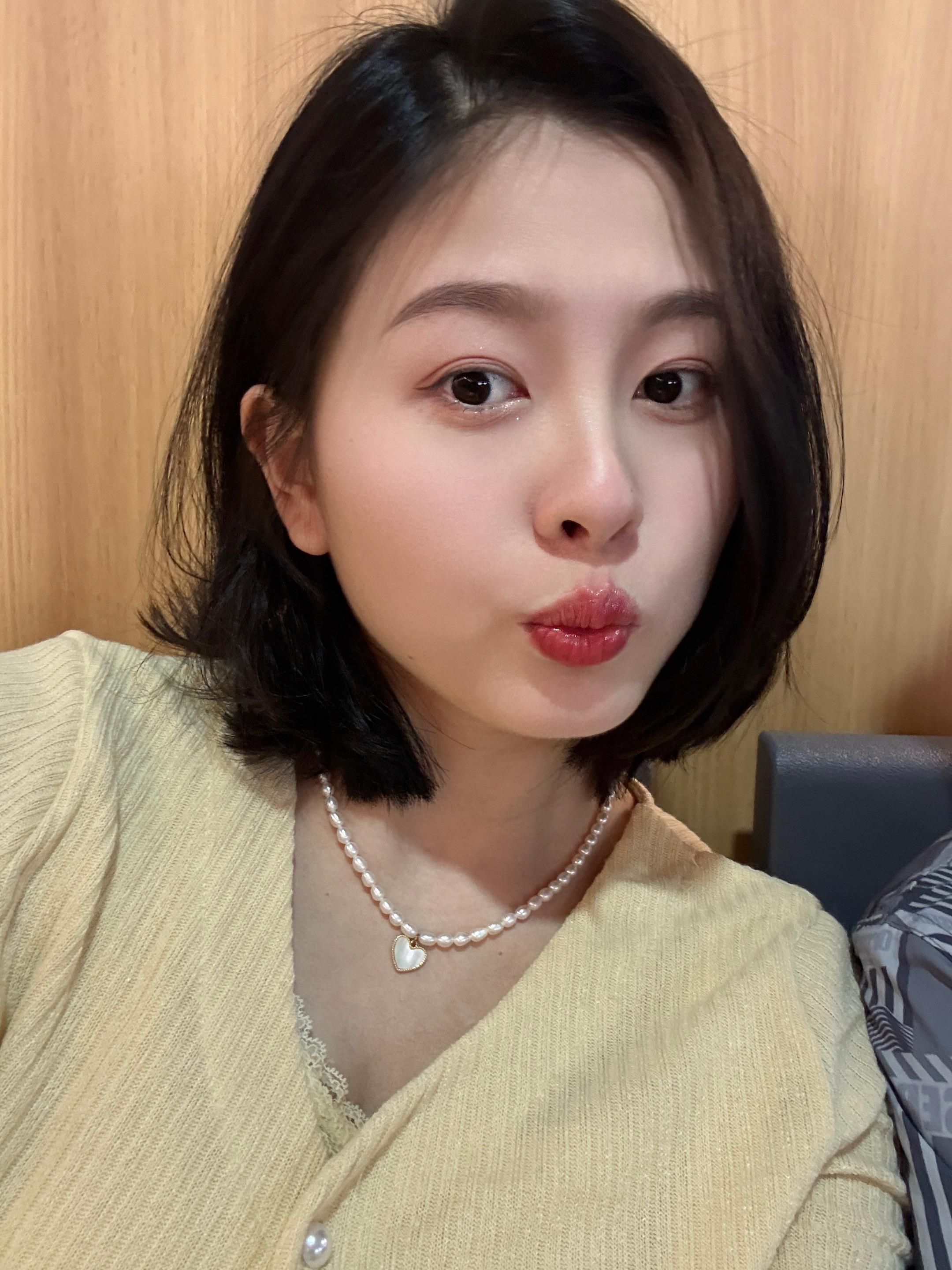 生活就像一把刀插在我胳肢窝里 有点疼还有点想笑