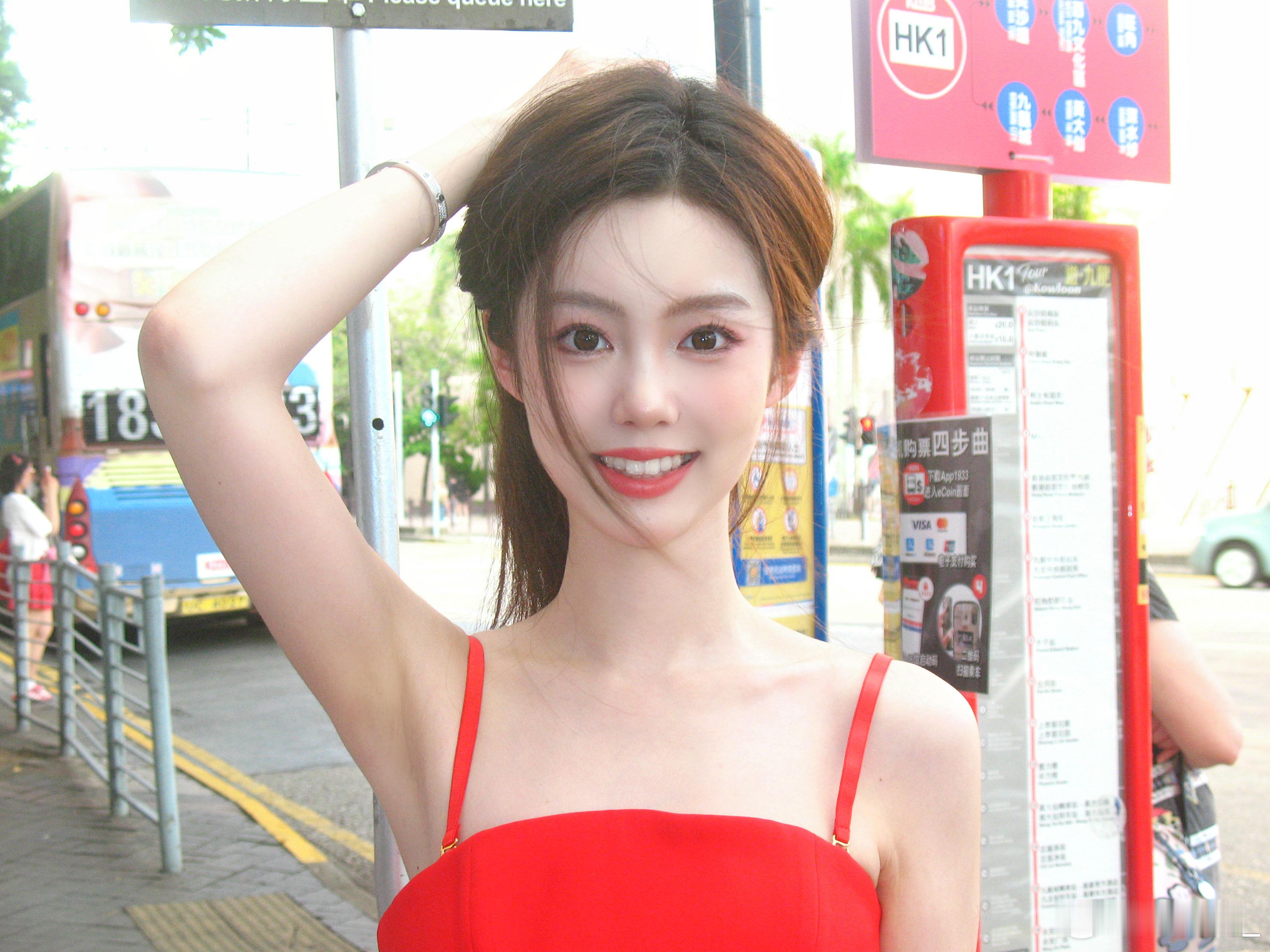 喜欢穿红裙子～❤️仪仪er[超话] ​​​
