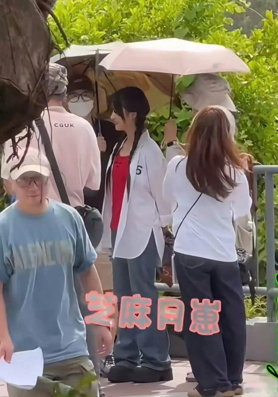 原版女主好歹是千金大小姐吧，妆造怎么会土成这样[允悲] ​​​