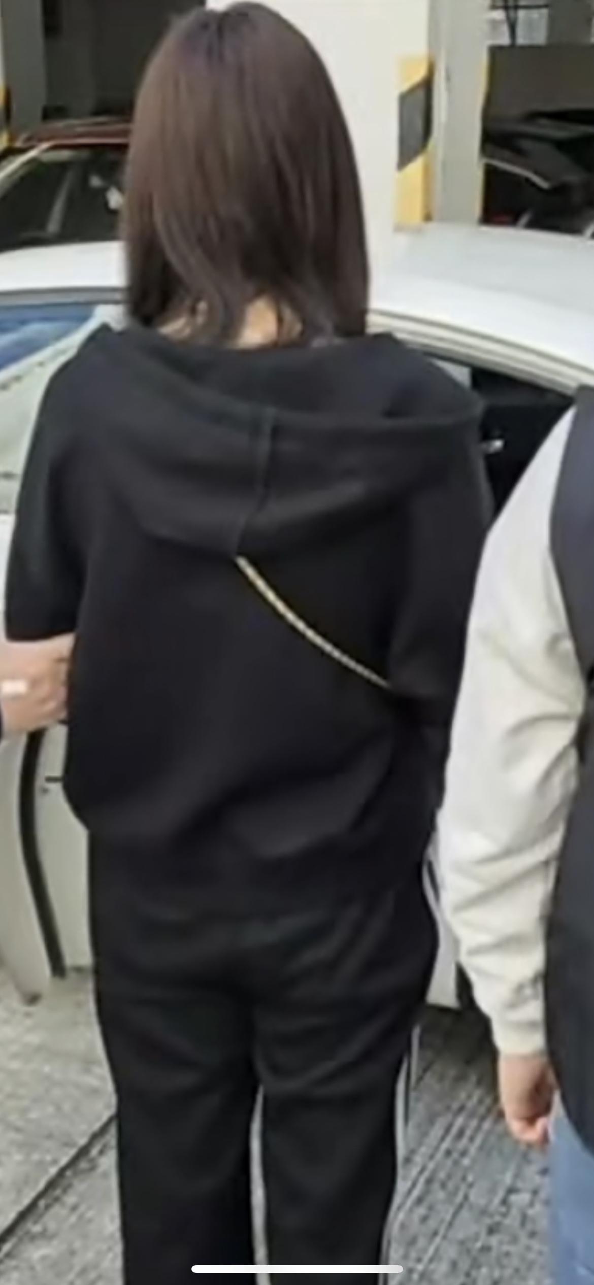 12月17日香港，内地一名35岁女子持港澳通行证赴港从事卖淫活动被拘捕。目前，该