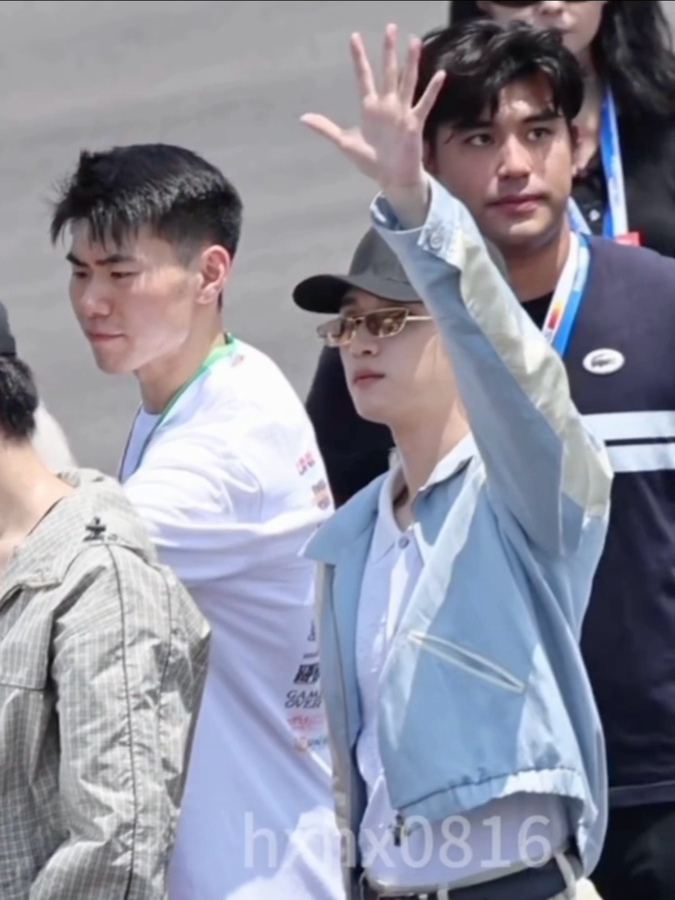 白猫爪出击👋🏻👋🏻 