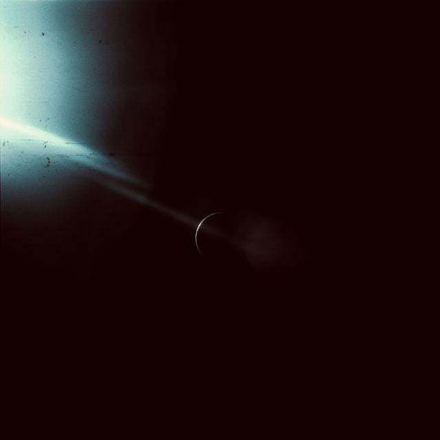 图1:1971年，阿波罗15号宇航员阿尔·沃登执行完登月任务，从月球返回地球时，