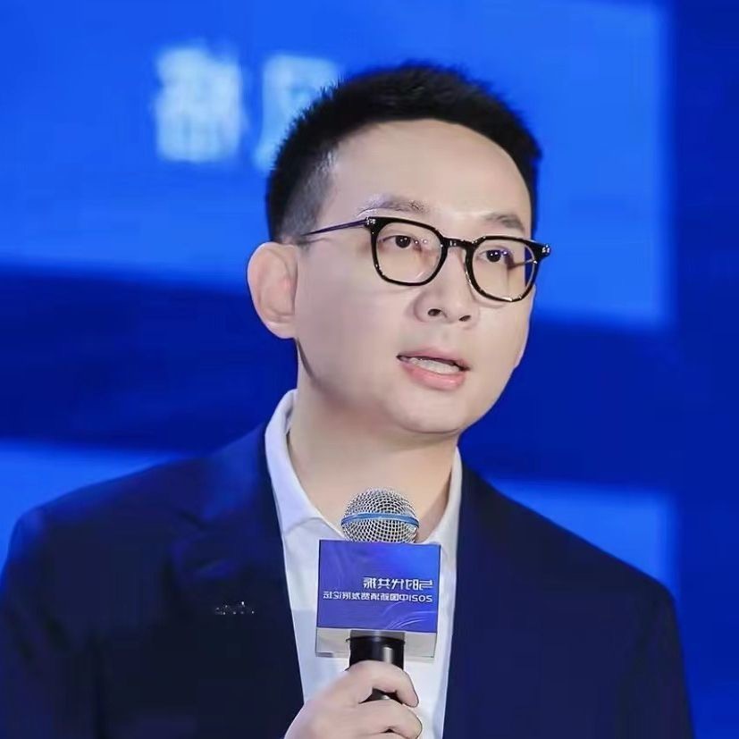 据雷锋网消息，vivo品牌副总裁贾净东因个人原因离职，品牌副总裁一职由谢之涵接任