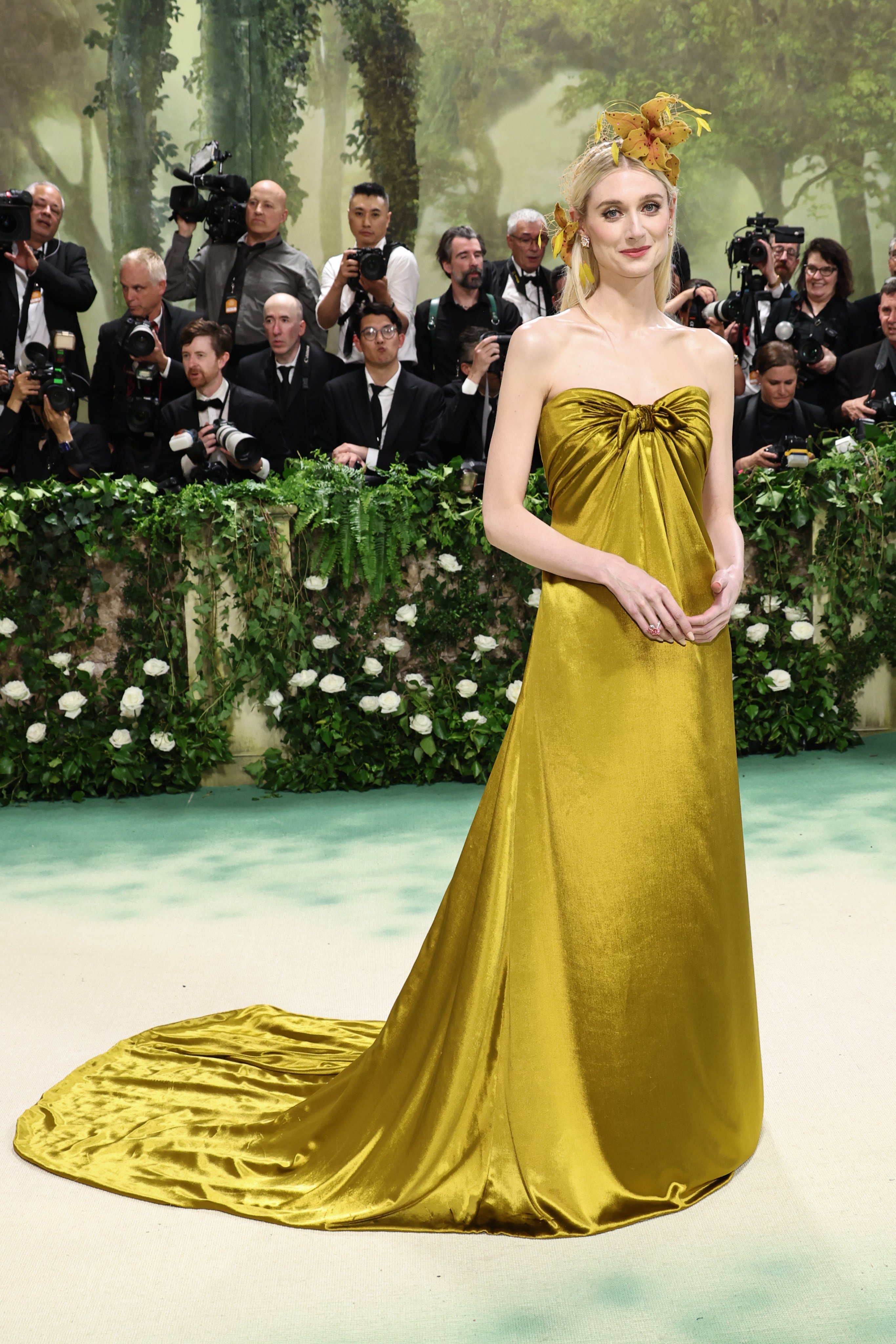 “高妹”伊丽莎白·德比齐Elizabeth Debicki的#metgala红毯