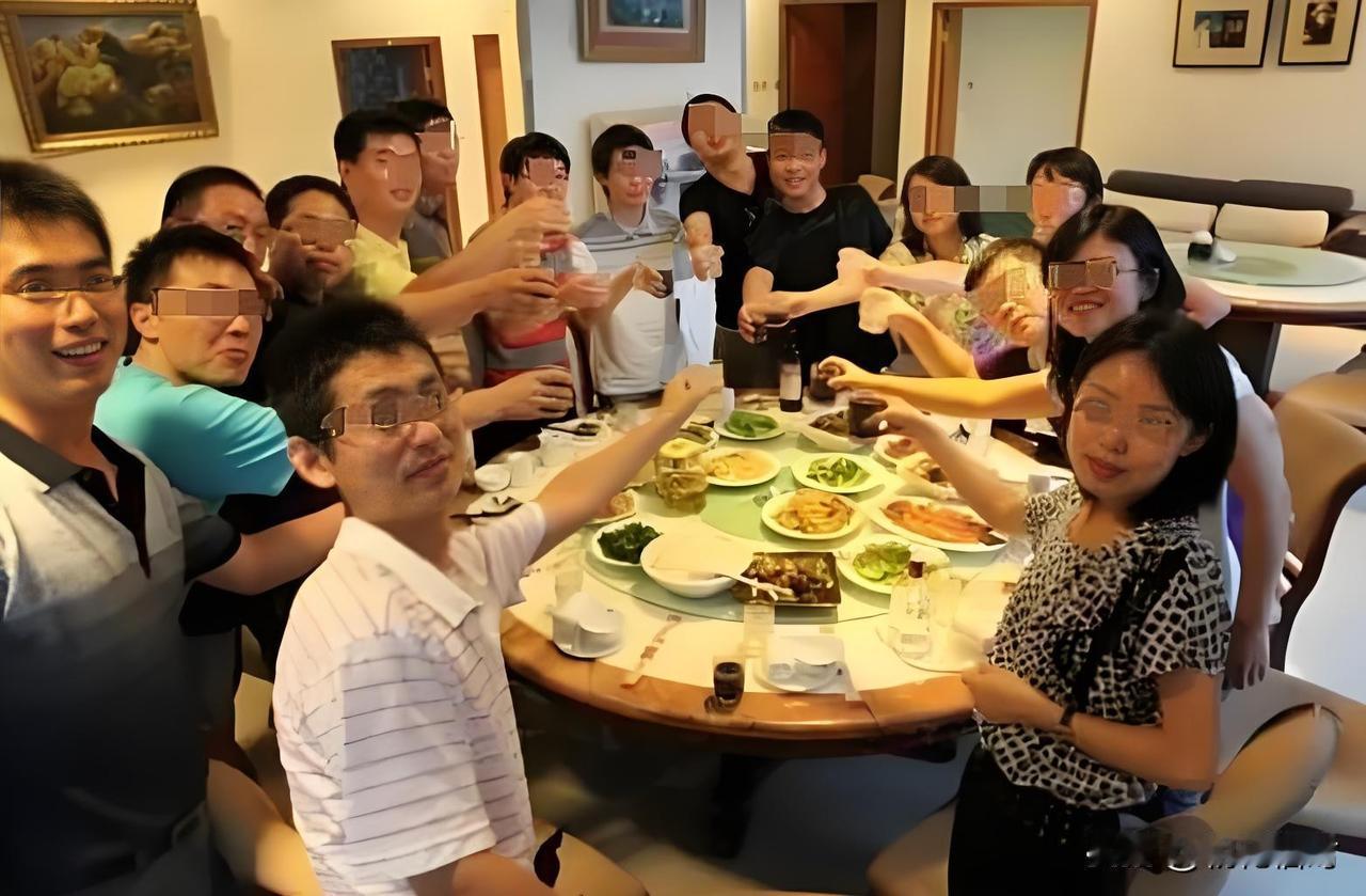 男子聚餐后执意送女子回家，图谋不轨被判1年6个月
 
“一个女孩深夜打车不安全，