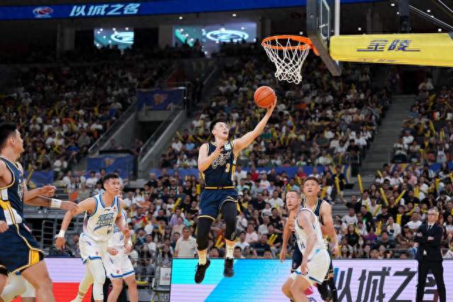 CBA：徐杰缺席，胡明轩7次助攻，广东末节20-9逆转宁波