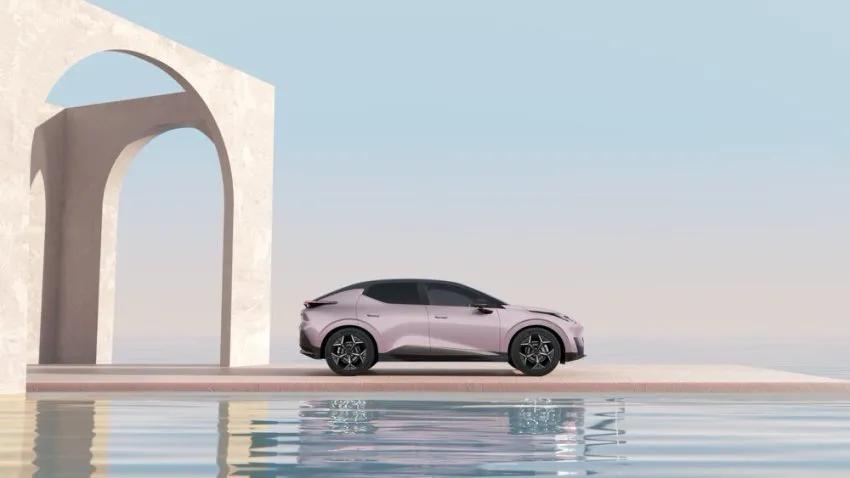 信不信？
有一次我带着坐轮椅的母亲去医院出门打车，连续打到了两趟普通轿车，他们都