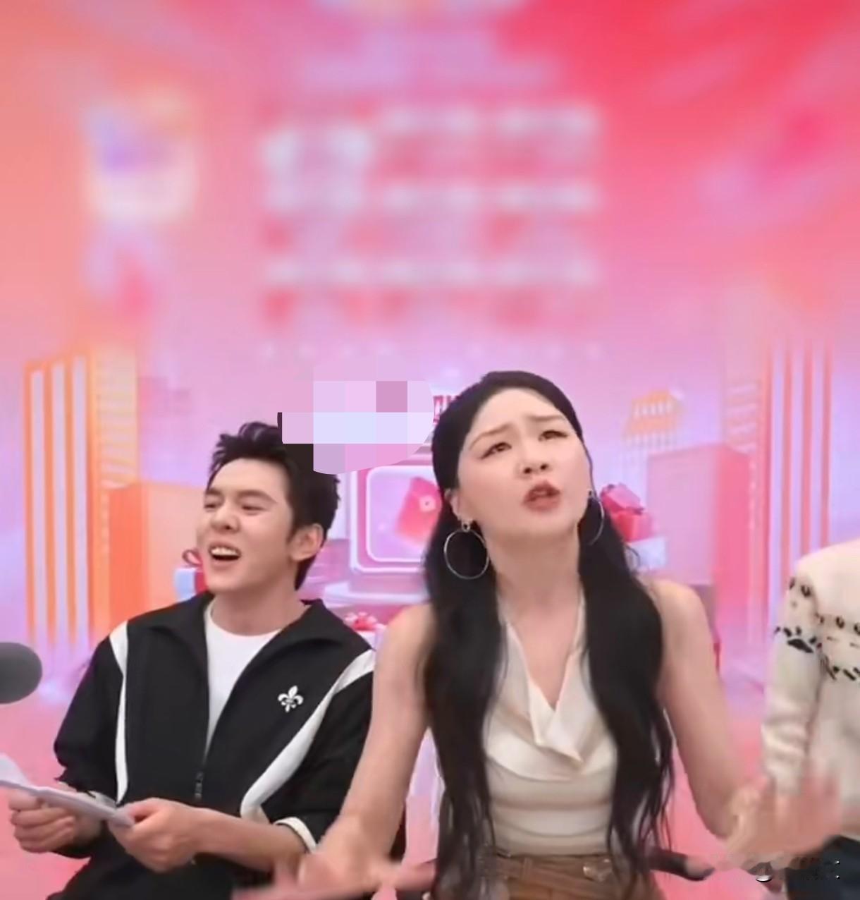 金靖回应背刺李佳琦："有谣言说明我们越来越好"，这格局绝了！
 
最近这娱乐圈和