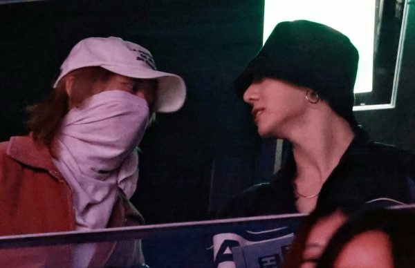 如何看待田柾国疑似和新嫂子去看演唱会？！笑的很甜蜜 