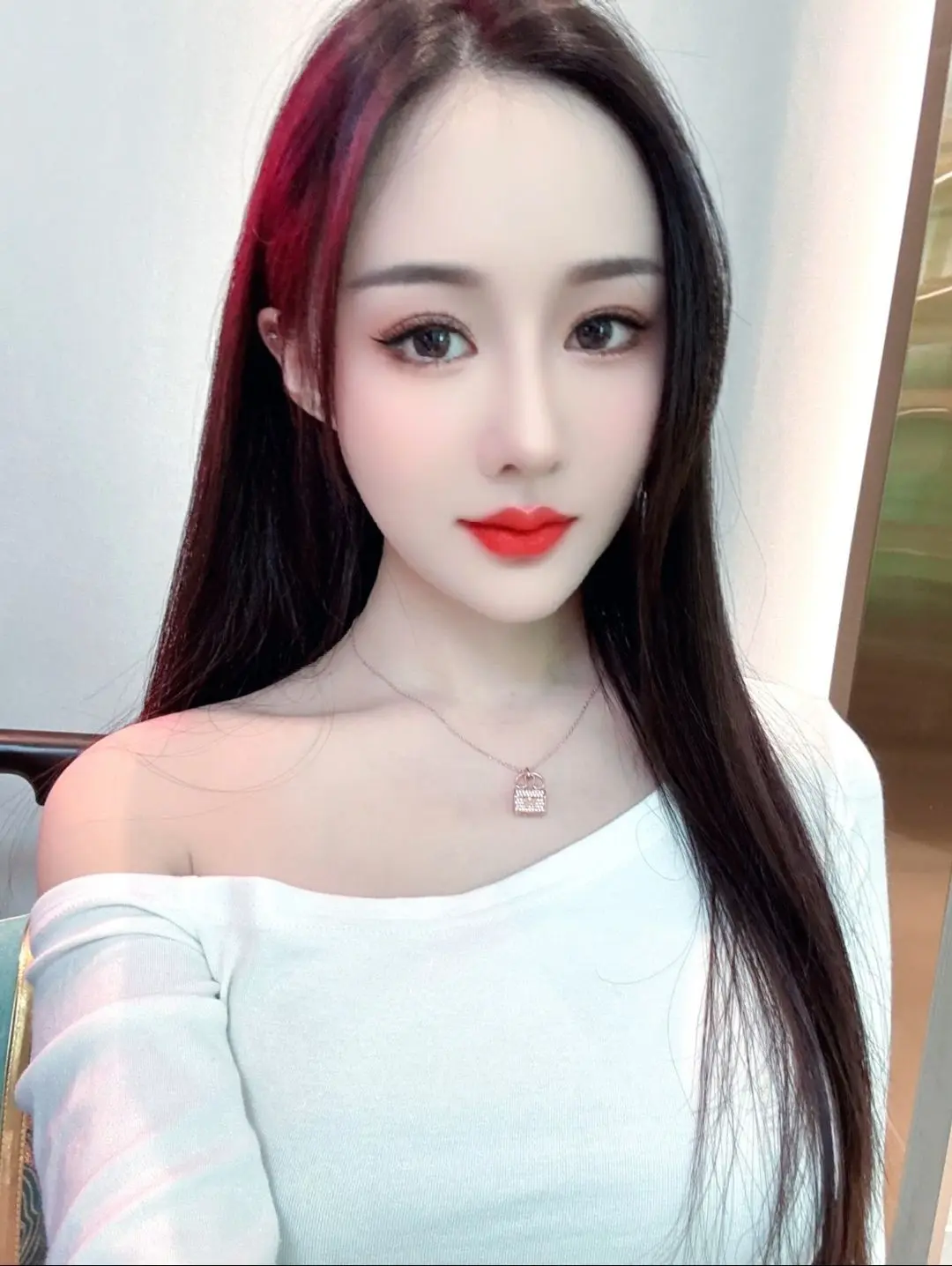 我从来不觉得自己有多好 那堪忧的情商 傻里傻气的直来直往 喜怒哀乐也全...