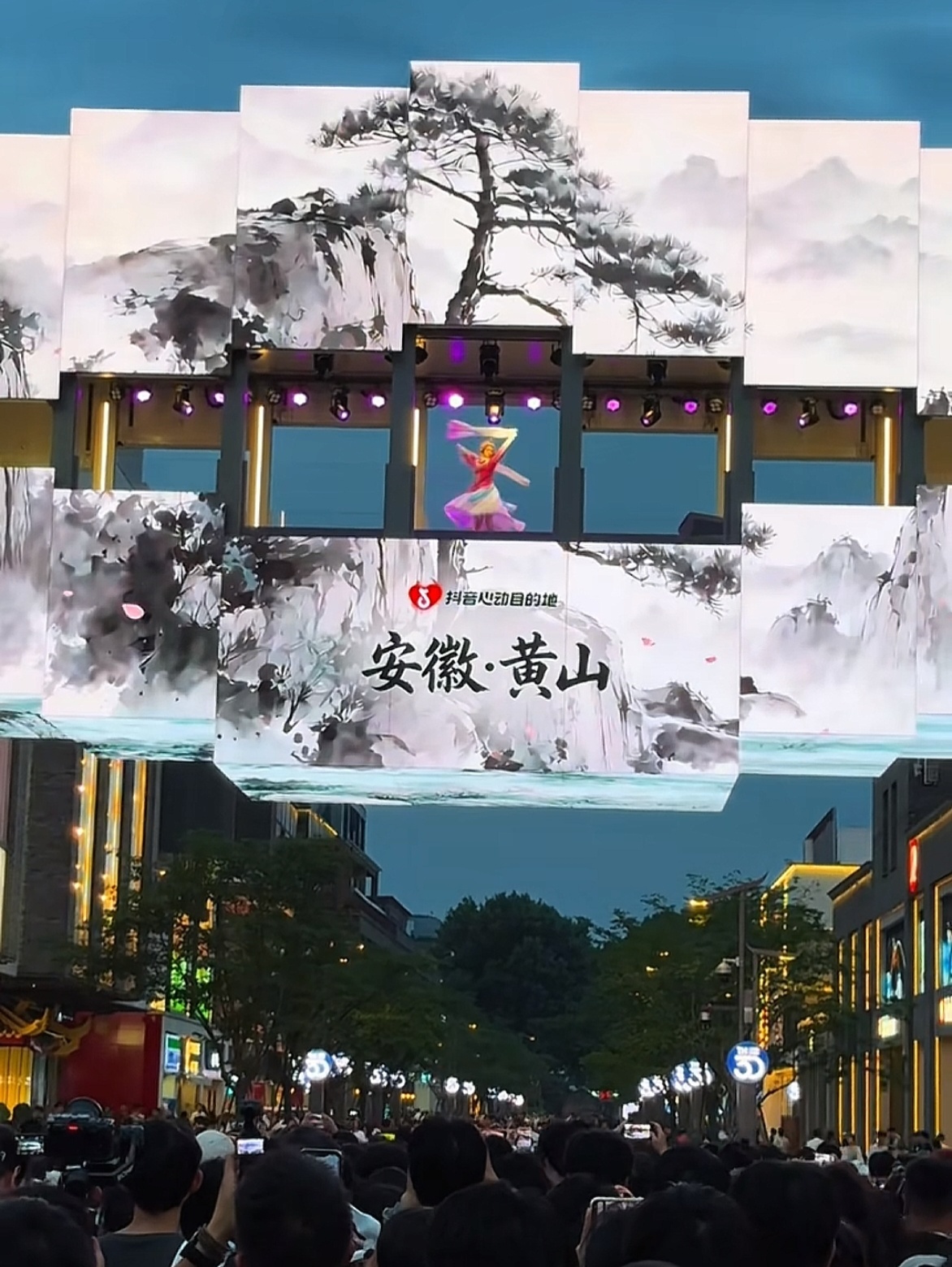 杭州市的领导还是太超前了，格局是真的大。当各地文旅还在各显神通，脑浆子都快甩出来
