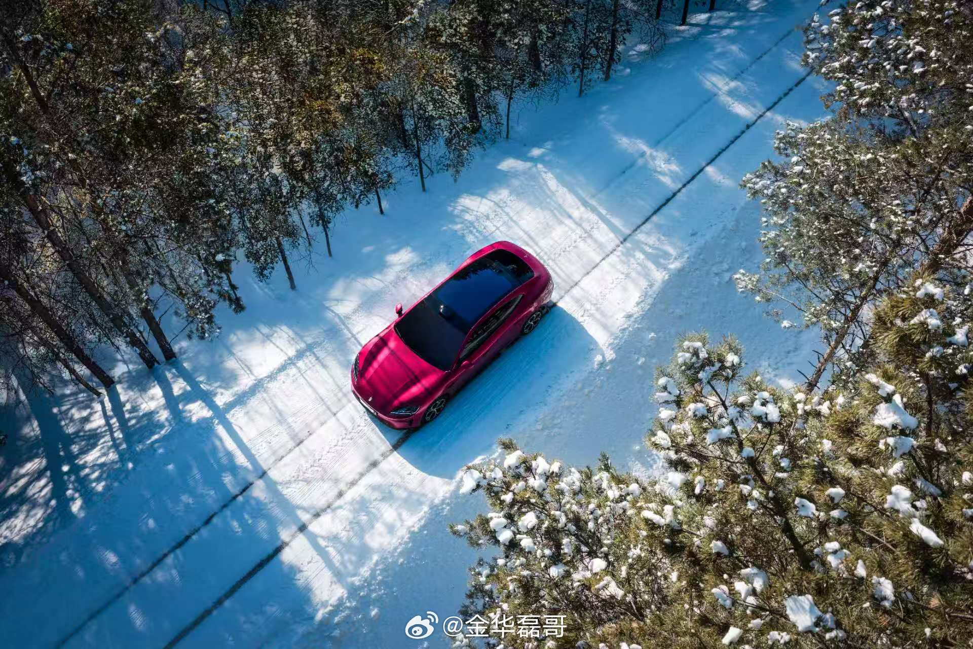 尚界Z7小订时间官宣潮色出圈，科技满配。以高颜值设计与硬核技术，重新定义新时代轿