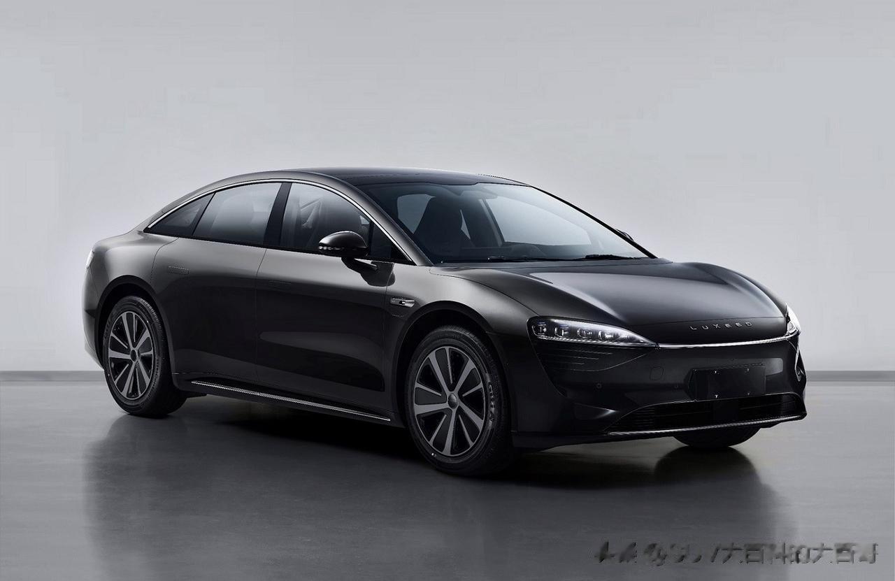 智界S7工信部新车申报图出炉，华为与奇瑞合作的产物，也是之前华为余总预告的全新轿