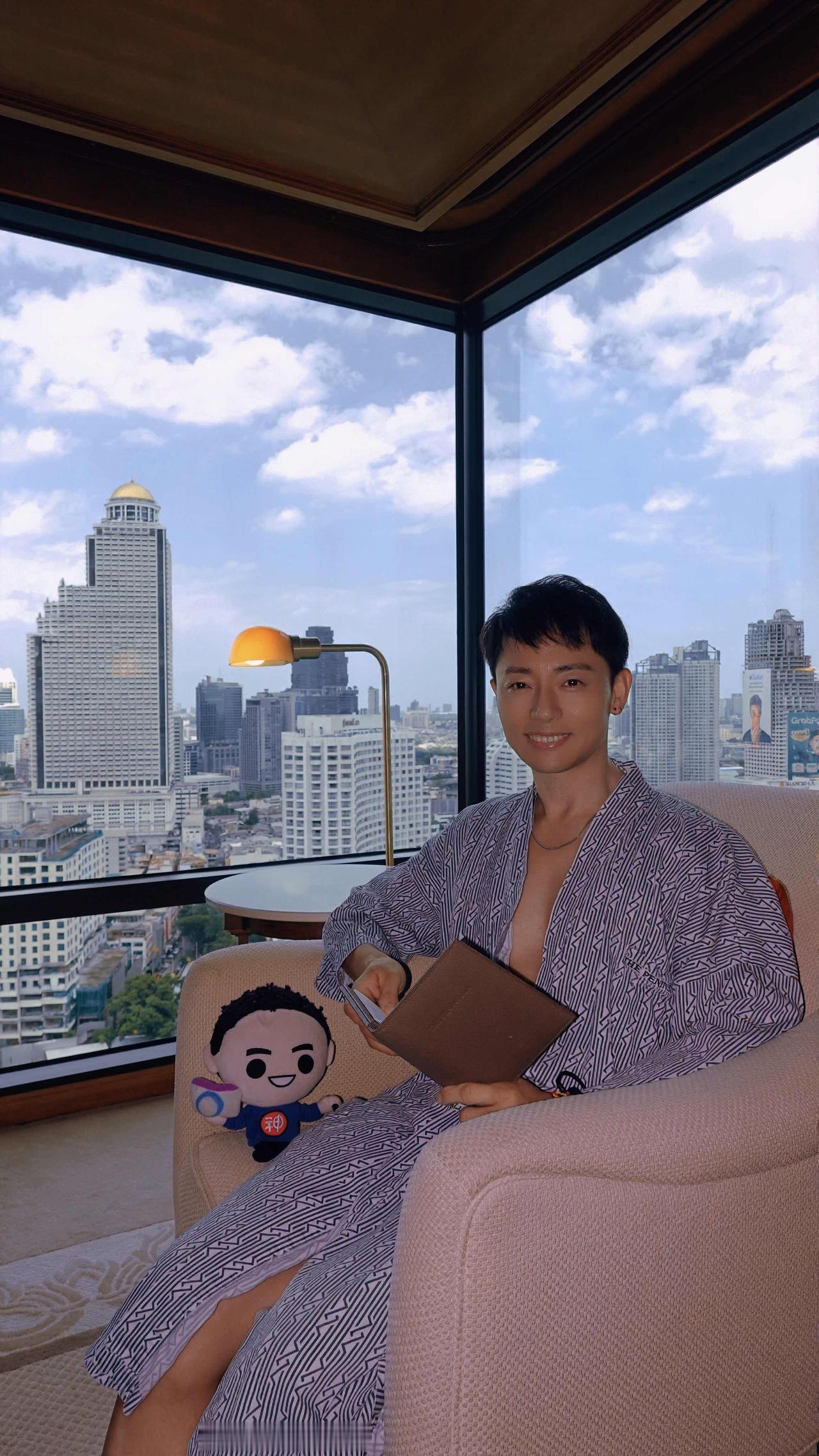 曼谷半岛，把中秋过成了一门艺术
——有时候，一座城市会突然让你忘记，自己正在旅行